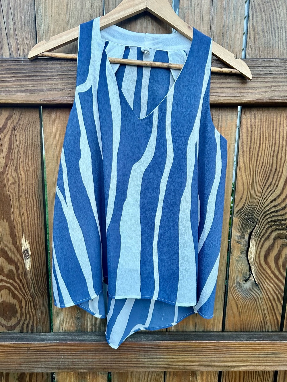 Tyche Shirt Textured Blue White Striped Sz. Small Careercore Sleeveless